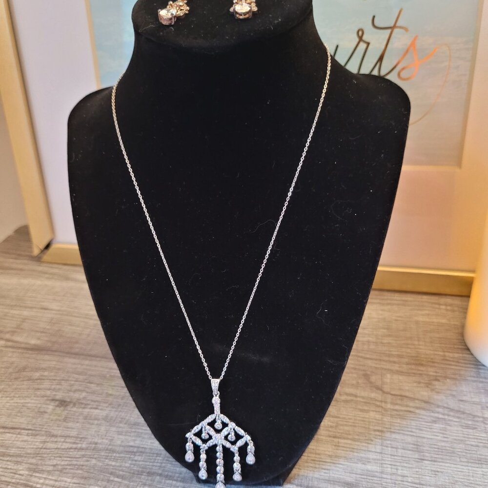 Fancy rhinestone necklace and earring set